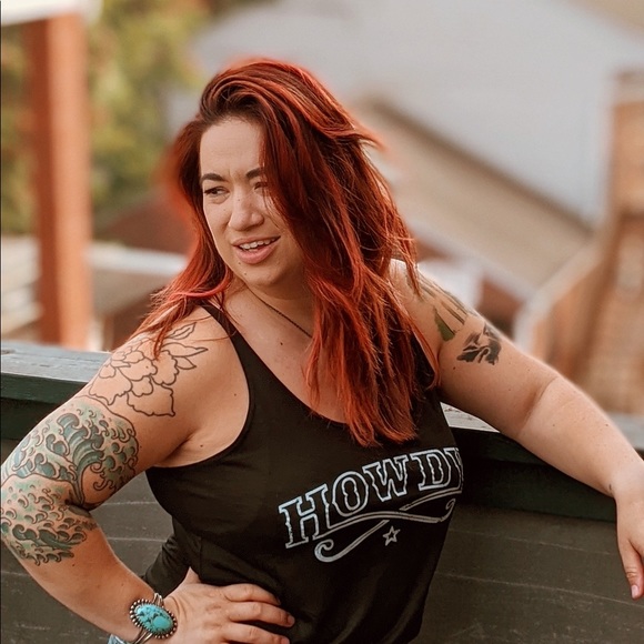 Meet your Posher, Mandi - Picture 3 of 4